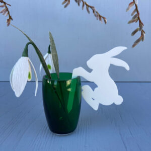 hænge hare til pynt påske