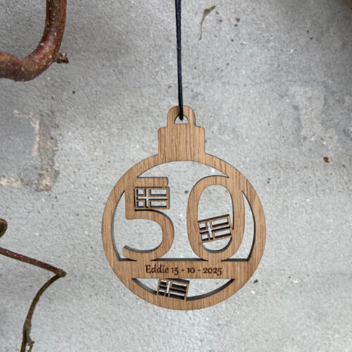 50 års fødselsdag eller guldbryllupsdag kan mindes med dette mindeophæng
