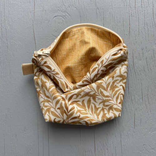 makeup pung i stof med lækkert for