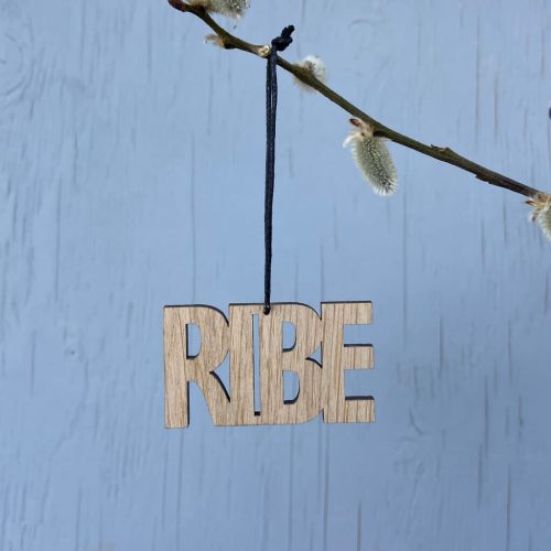 Ribe i tekst - et ornament som minde om et dejligt besøg i Ribe