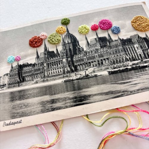 Broderi i papir en kreativ workshop med nål og tråd og kunstner Eva C art som underviser